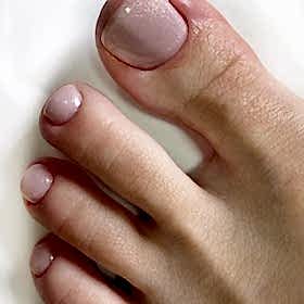 Педикюр с покрытием - работы выпускников студии Relaks Me