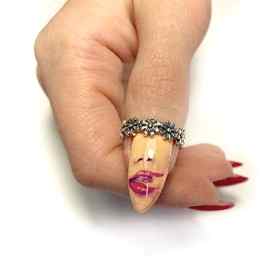 Маникюр с принтом