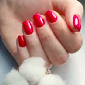 Красные ногти - работы выпускников студии Relaks Me
