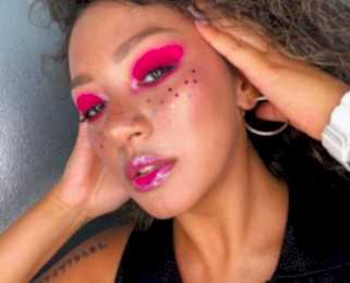 Яркий макияж для фотосессии в салоне красоты «Relaks Me»