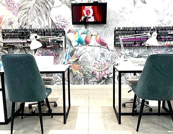 Студия в ТЦ «Калина» на ул. Дуси Ковальчук - вход