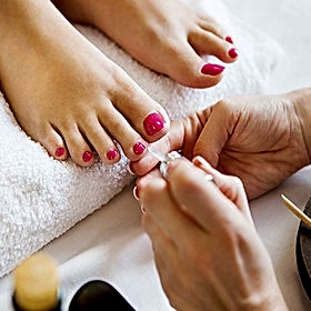 Наращивание ногтей на ногах