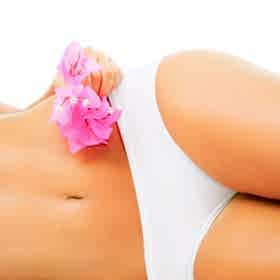 Среднее бикини шугаринг