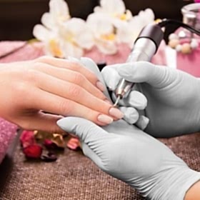 Снятие наращенных ногтей