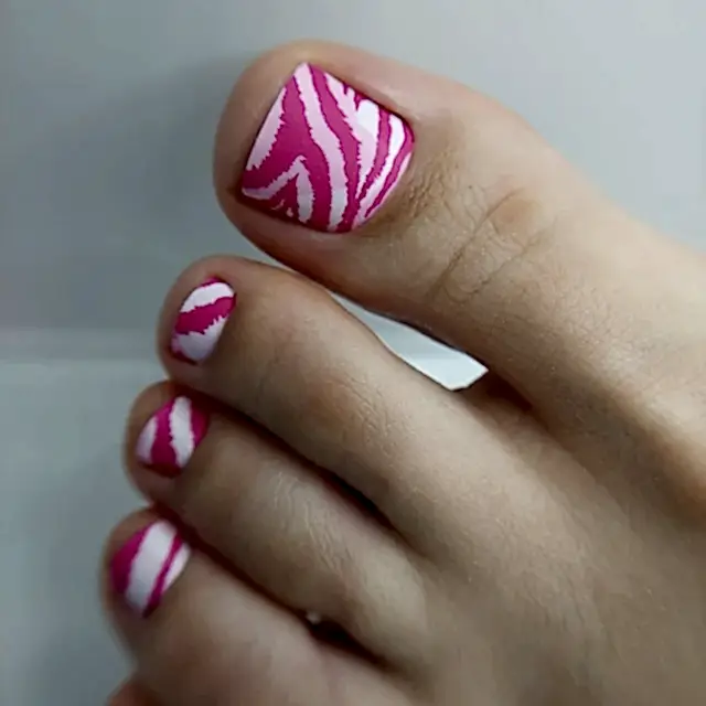 Пленочный педикюр