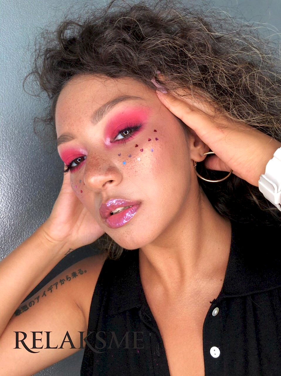 Яркий макияж для фотосессии в салоне красоты «Relaks Me»